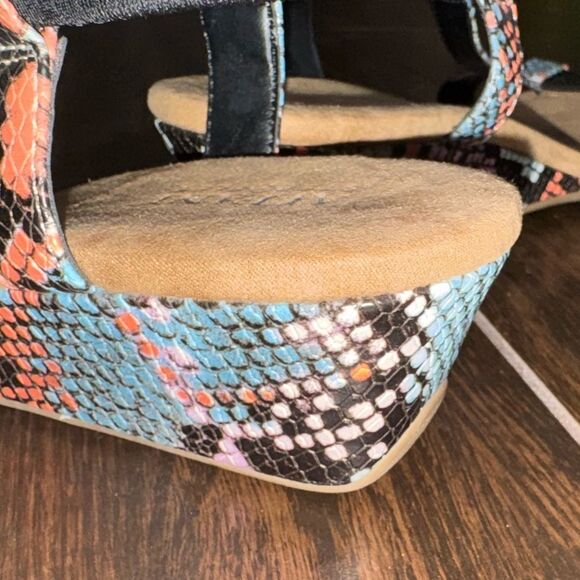 Alfani Vacanzaa Step N Flex Snakeskin Wedge Sandals Black Multi 10M NWOT - Picture 10 of 14